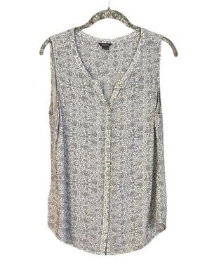 Eddie Bauer Sleeveless Button-Front Top in White and Gray